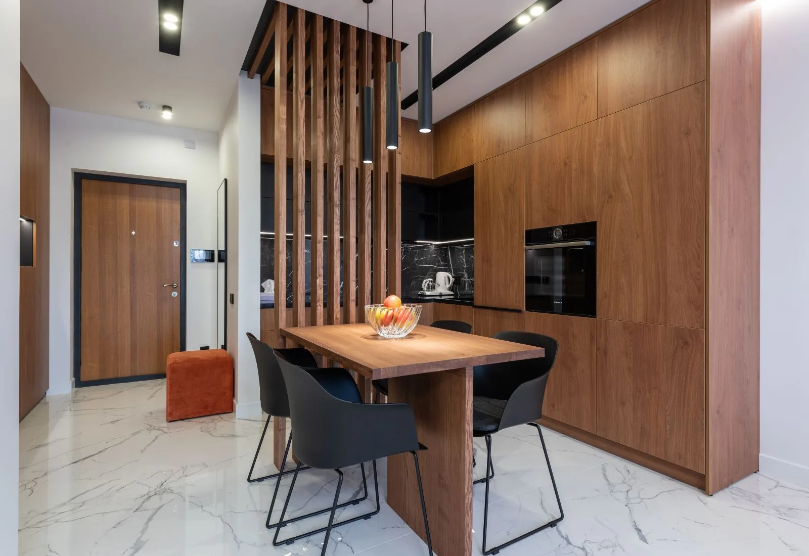 Design Interior Brașov | Soluții Personalizate și Unice | Creăm proiecte de design interior adaptate nevoilor tale, cu mobilier la comandă realizat în Brașov. Transformă-ți spațiul într-un loc funcțional și estetic.